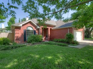 3831 Ridgemont Ln, Denton, TX 76210