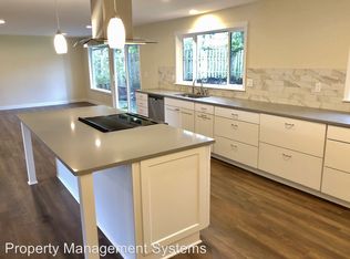 14720 SW Glenbrook Rd, Beaverton, OR 97007