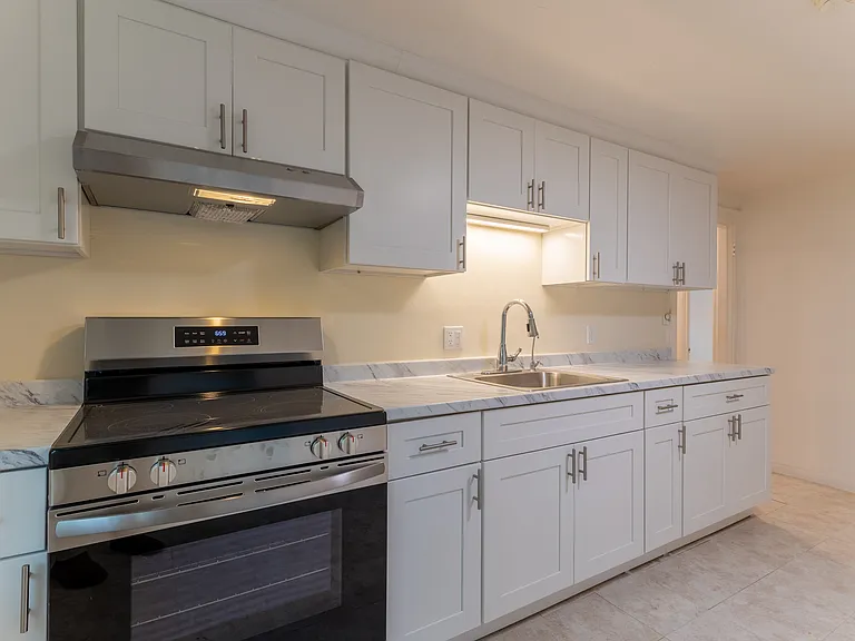 46 Aldrich Rd #A — Photo 6