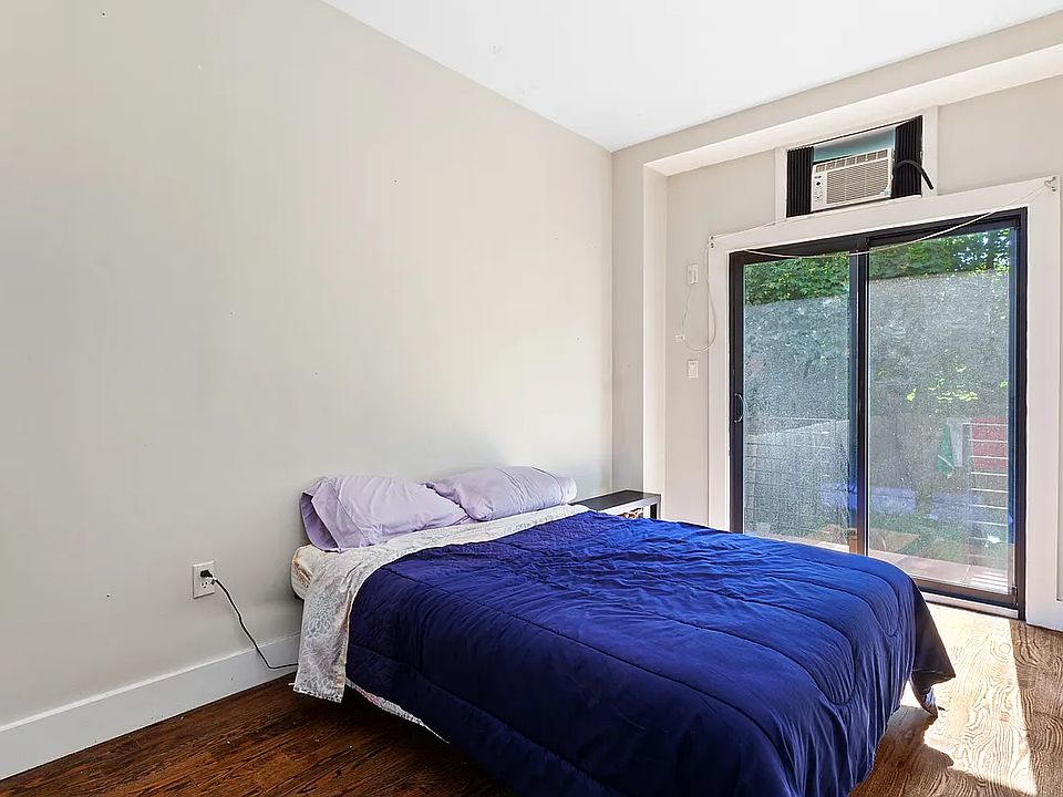 2nd image of 370 Evergreen Ave #2A