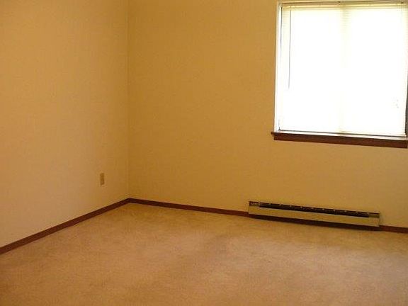 4th image of 203 Ski Ct APT H