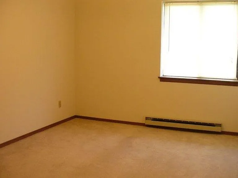 203 Ski Ct #H — Photo 8