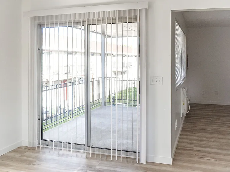 Kathy-Ann Apartments — Photo 13