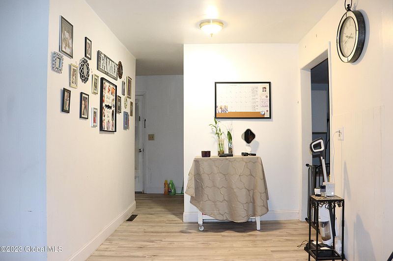 5th image of 473 Garrett Road