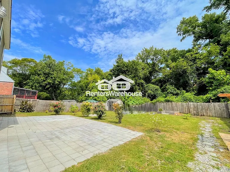 1054 Ivaloo St — Photo 32
