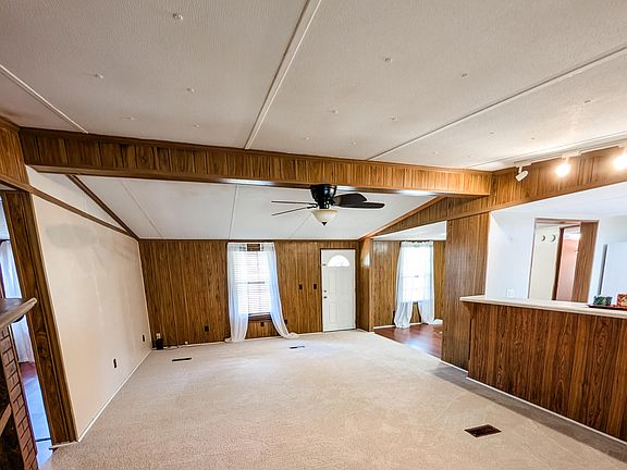 3rd image of 3300 Hamlin Rd