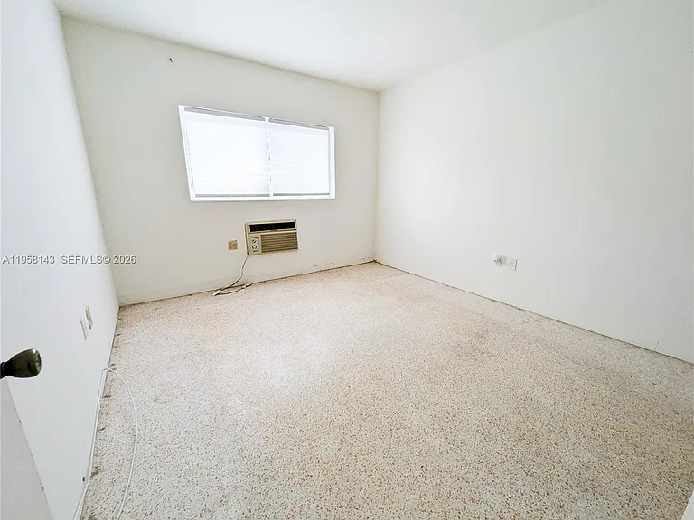 1590 NE 127th St #206 — Photo 9