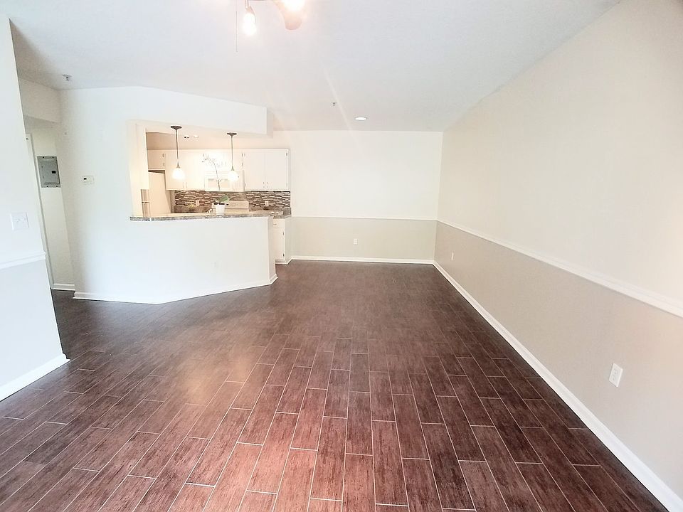 1st image of 802 Crest Pines Dr APT 823
