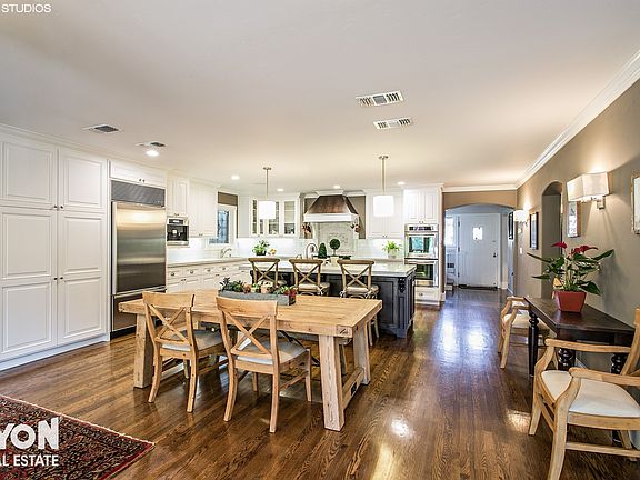 4th image of 1170 Marian Way