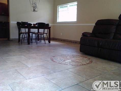 4th image of 527 S San Eduardo Ave