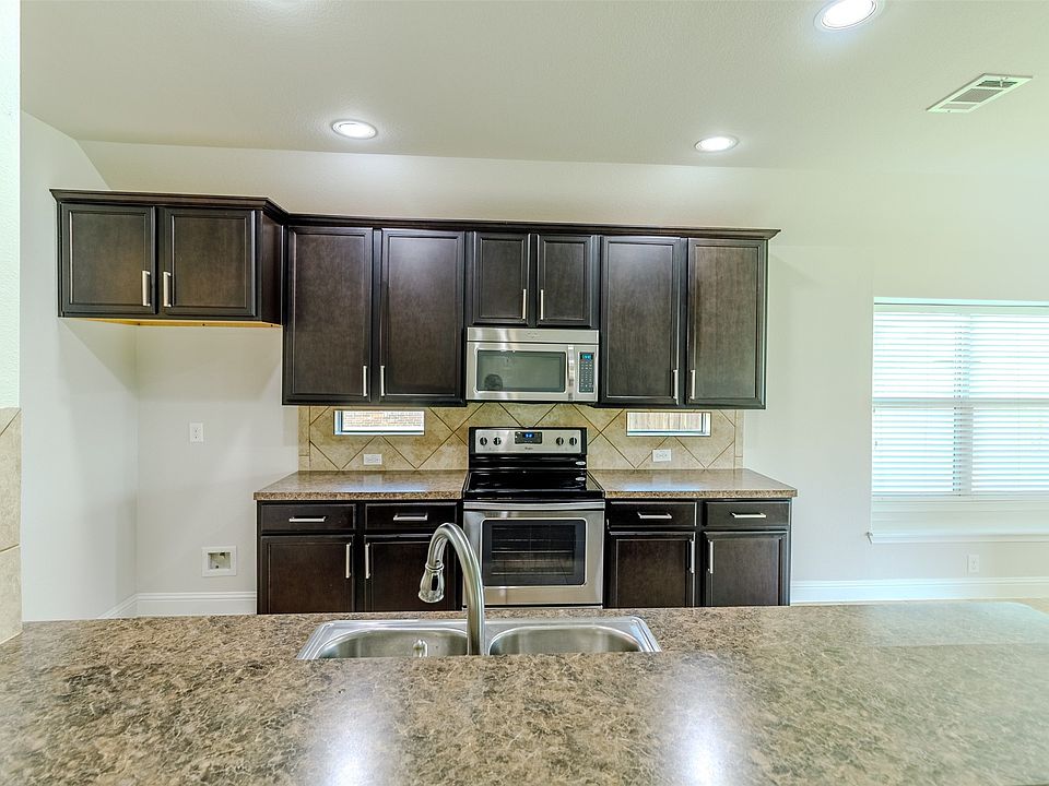 1st image of 3105 Clear Springs Dr