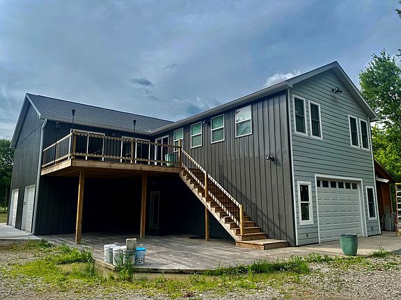 3rd image of 164 Hoffman Ln