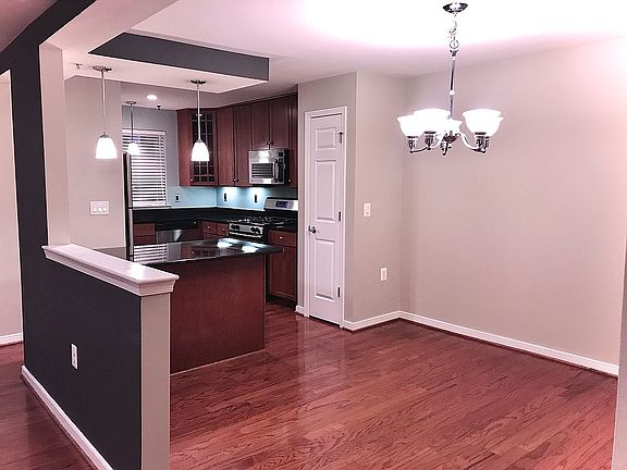 5th image of 4067 S Four Mile Run Dr Unit 304