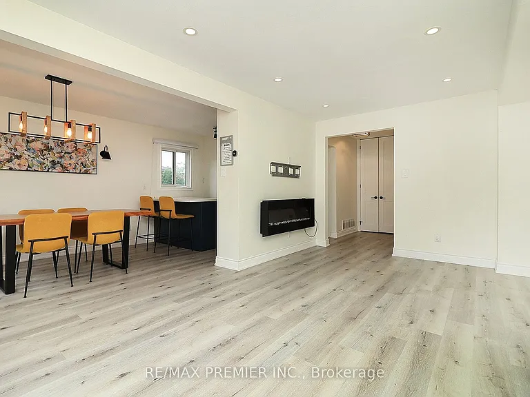 27 Prairie Dunes Pl — Photo 6