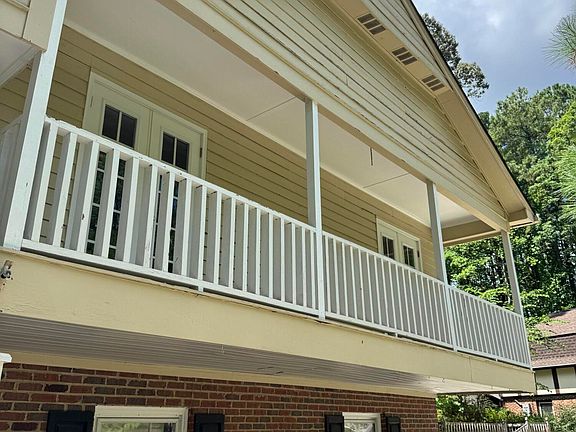 5th image of 1216 Balmoral Dr
