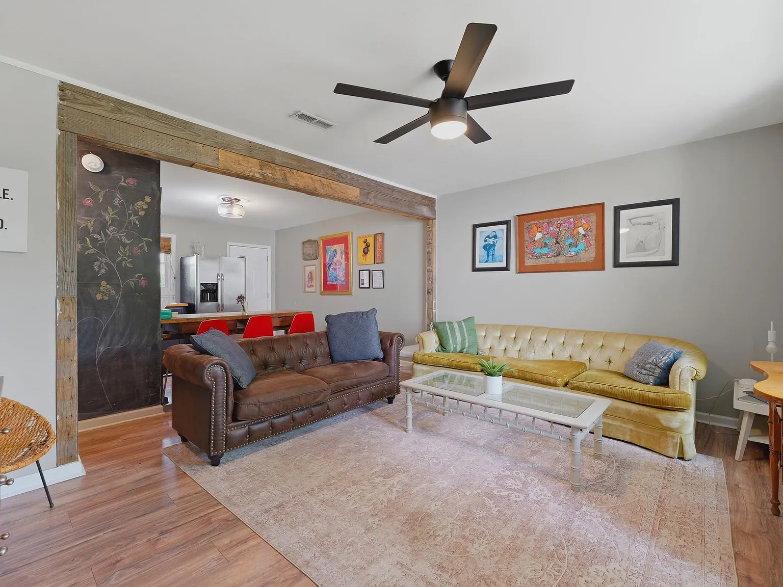 Fully Furnished **Move In Ready** Park Circle — Photo 4