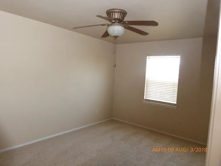 4302 SW Parkridge Blvd — Photo 16