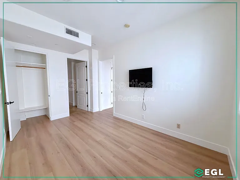 16123 Sunset Blvd #304 — Photo 6