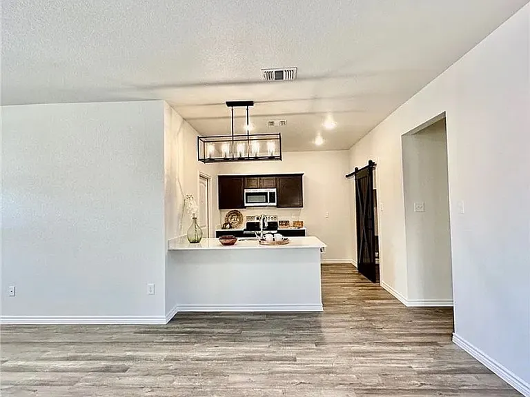 5209 White Rose Dr — Photo 8