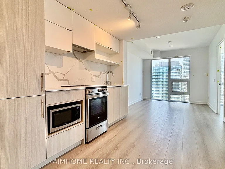 100 Queen St E #3303 — Photo 5