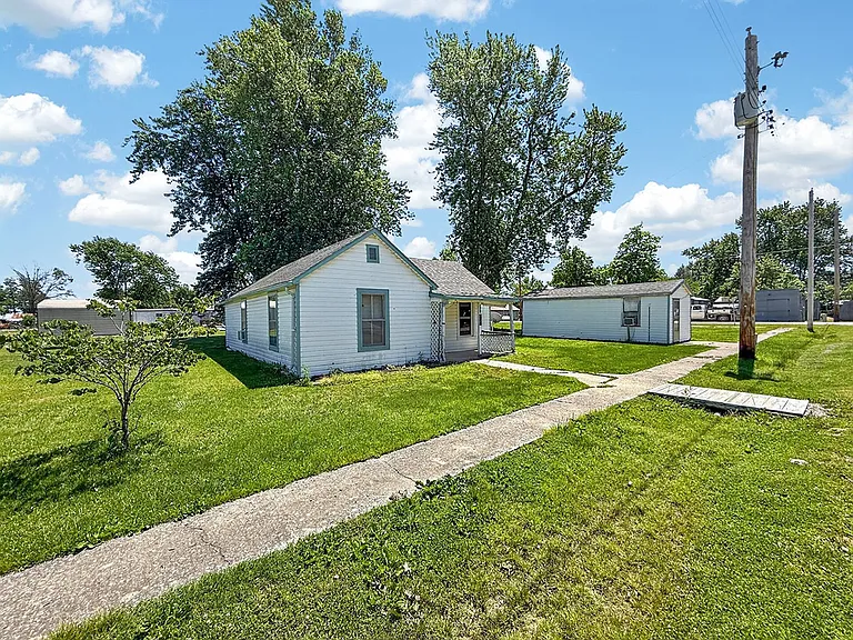 216 Rollins St — Photo 44