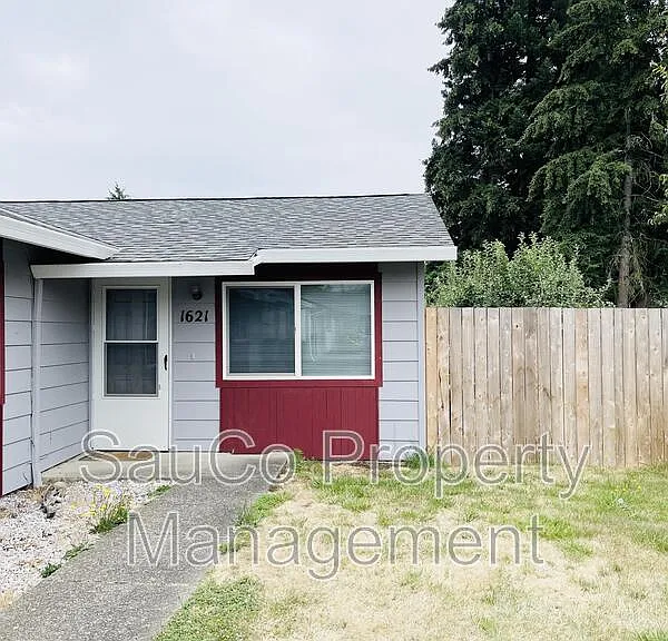 1621 23rd Ave — Photo 1