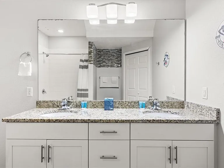 5356 Diplomat Ct #107 — Photo 33