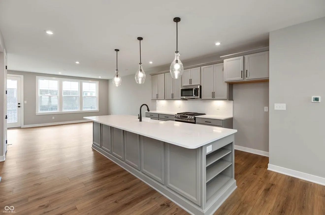 4 bed, 2148 sqft, $2,775 — Photo 4