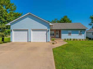 100 Lincolnwood Dr, Lincoln, IL 62656