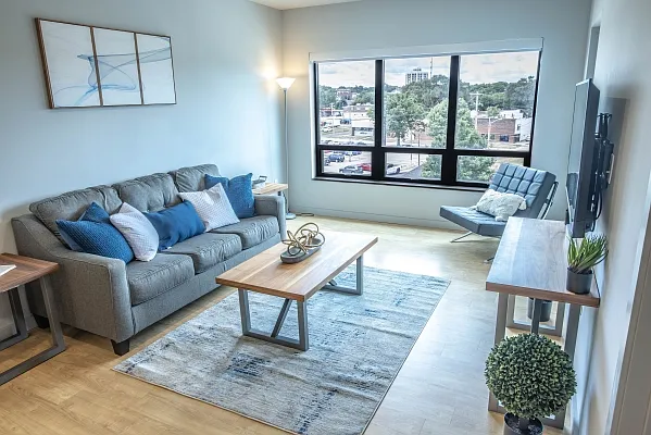 1 bed, 709 sqft, $1,540 — Photo 2