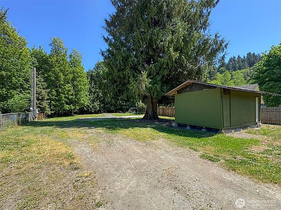 3rd image of 693 S Alder Lane