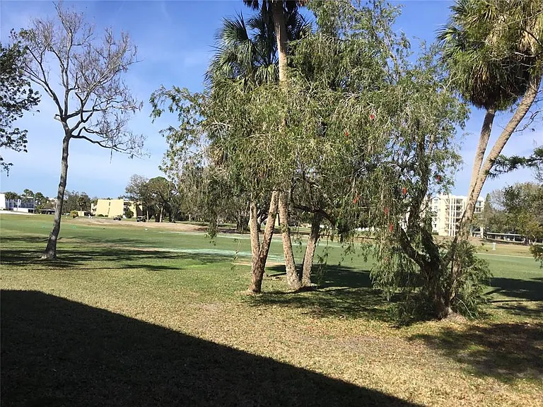 44 Country Club Dr #44 — Photo 27