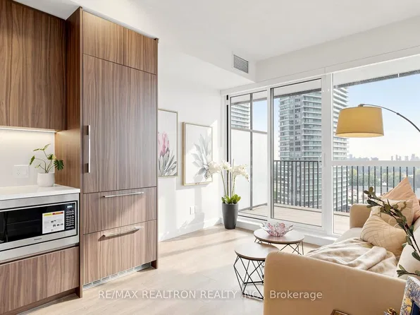68 Esther Shiner Blvd #1102, Toronto, ON M2K 0C4