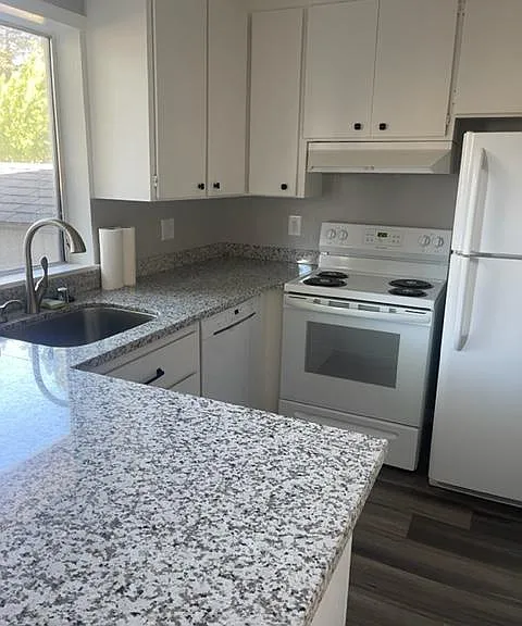 4439 Fairlands Dr — Photo 2