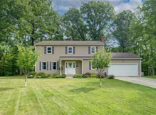 445 Mowbray Rd, Akron, OH 44333