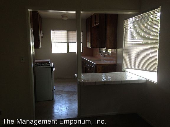 5th image of 380 N Madison Ave APT 11