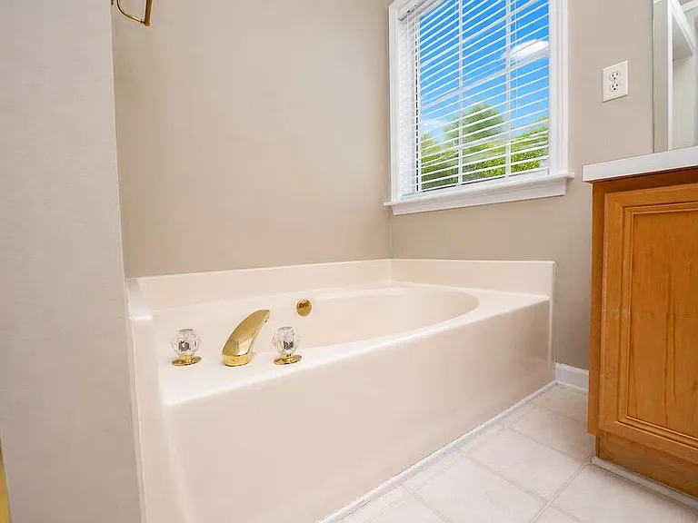 5803 Whisperwood Dr — Photo 29