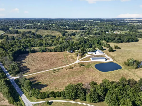 10556 NE E Hwy, Windsor, MO 65360