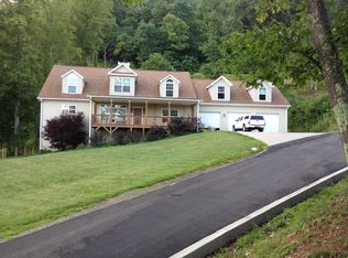 97 Mount Soma Blvd APT B, Clyde, NC 28721
