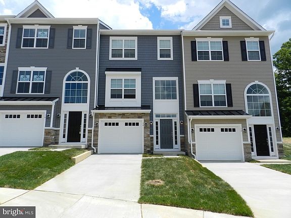 2nd image of 85 Andrews Pl