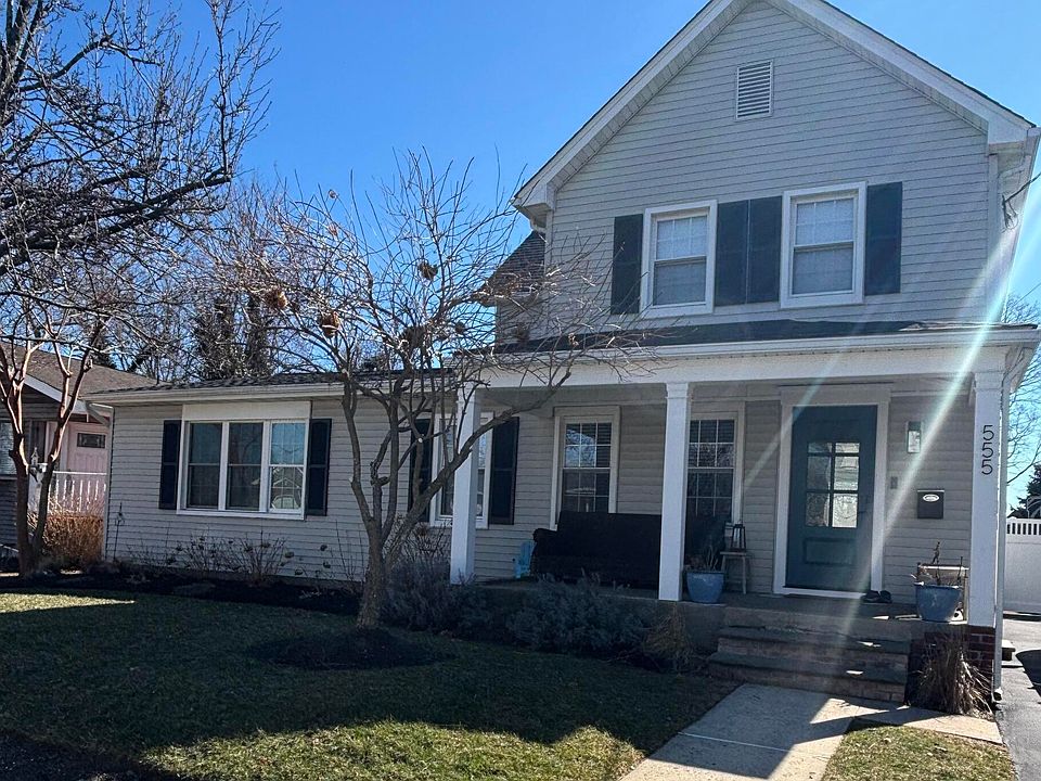 1st image of 555 Ocean Rd