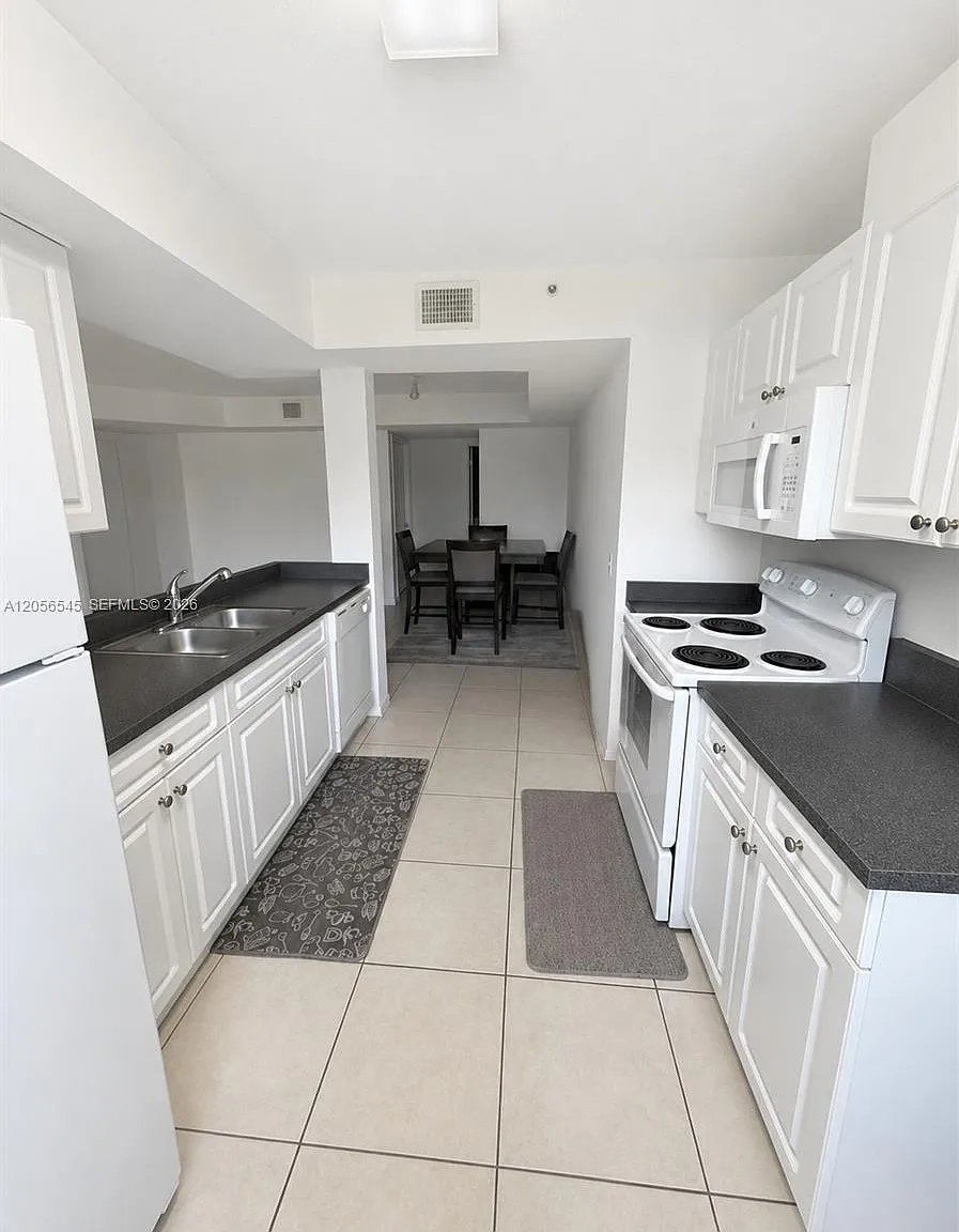 La Via Condo — Photo 4