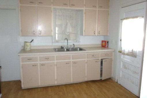 2nd image of 604 N Burns St
