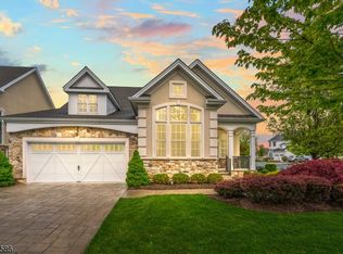 12 Avon Rd, Warren, NJ 07059