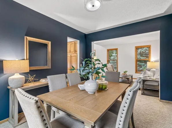 2719 Longacres Dr, Chanhassen, MN 55317