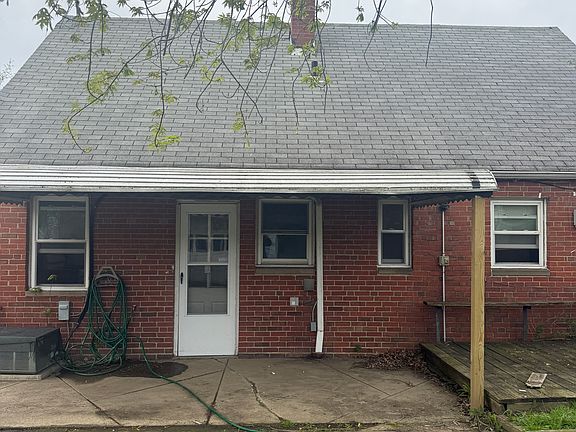 2nd image of 20870 Crystal Ave