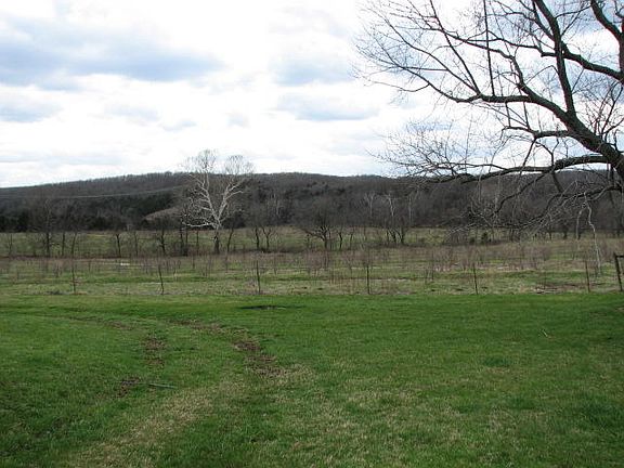 4th image of 99 Frankfort Dr