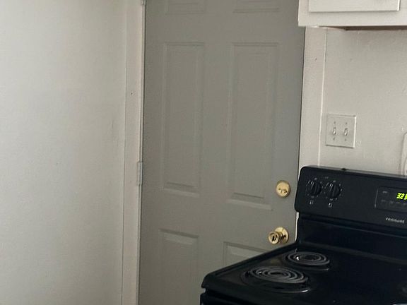 3rd image of 2115 Phaup St APT 6