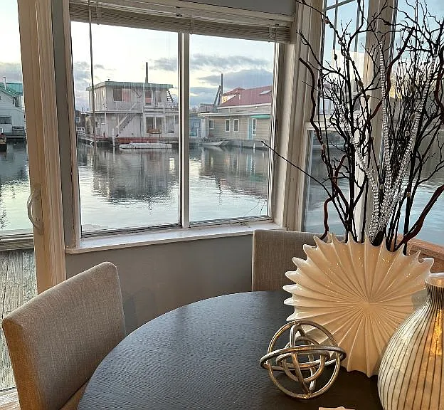 NE Marine Dr — Photo 15