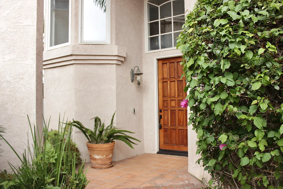 Building Photo - 26 San Raphael